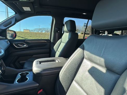 Used 2022 Chevrolet Tahoe LT w/ LT Signature Plus Package image 12