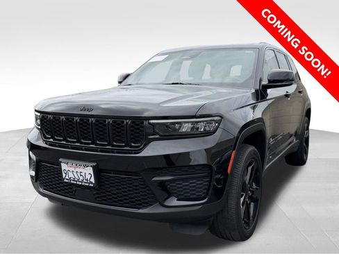 Used 2022 Jeep Grand Cherokee Altitude AWD/4WD image 1