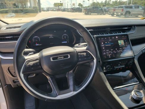 Used 2021 Jeep Grand Cherokee L Limited image 16