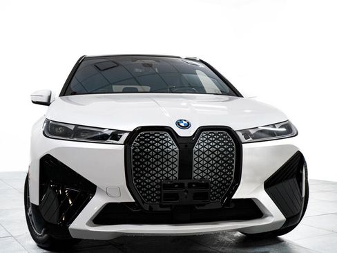 Used 2023 BMW iX xDrive50 w/ Premium Package AWD/4WD image 3