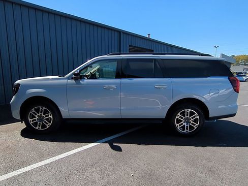 Certified 2025 Ford Expedition Max Active image 11