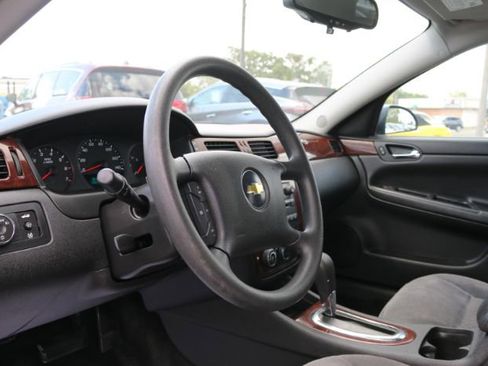 Used 2011 Chevrolet Impala LS image 3