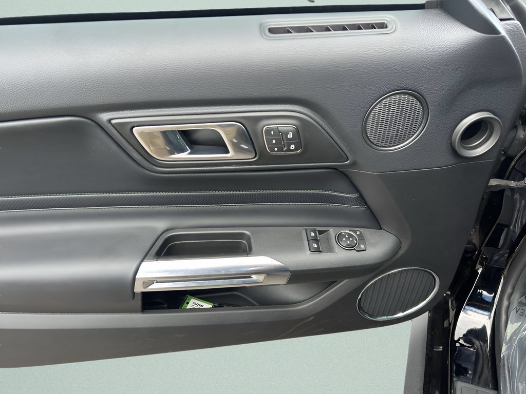 Used 2020 Ford Mustang Bullitt RWD image 8