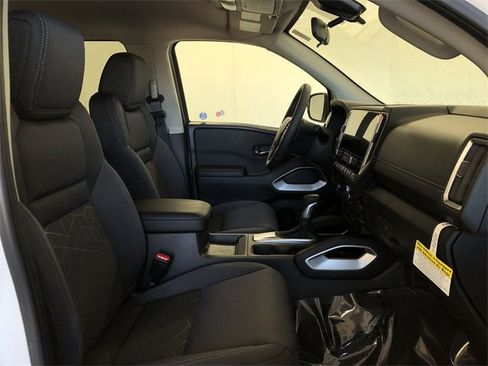 Certified 2025 Nissan Frontier SV w/ SV Convenience Package image 18