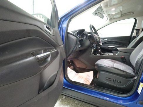 Used 2018 Ford Escape SE w/ SE Sport Appearance Package AWD/4WD image 9