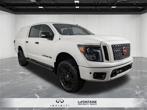 Used 2019 Nissan Titan SV w/ SV Convenience Package image 7
