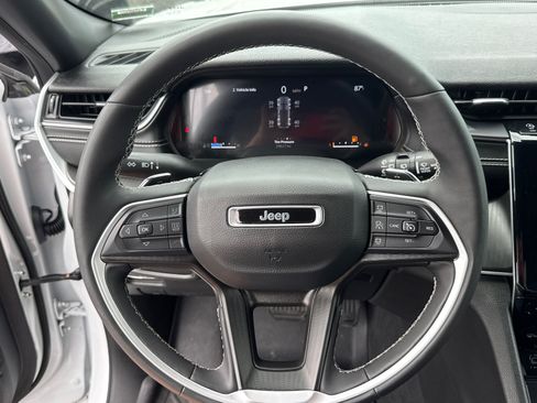 Used 2024 Jeep Grand Cherokee Altitude AWD/4WD image 14