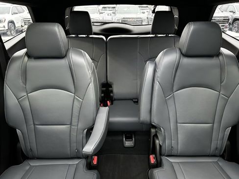 Used 2024 Buick Enclave Essence w/ Experience Buick Package image 28