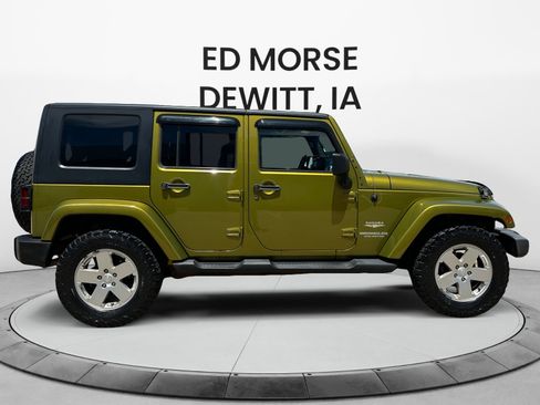 Used 2010 Jeep Wrangler Unlimited Sahara AWD/4WD image 6