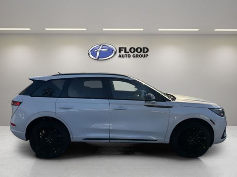 New 2026 Lincoln Corsair Premiere image 5