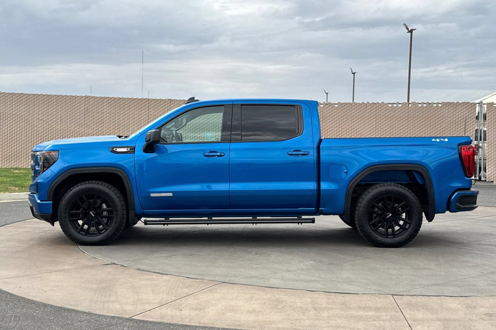 Used 2023 GMC Sierra 1500 Elevation AWD/4WD image 7