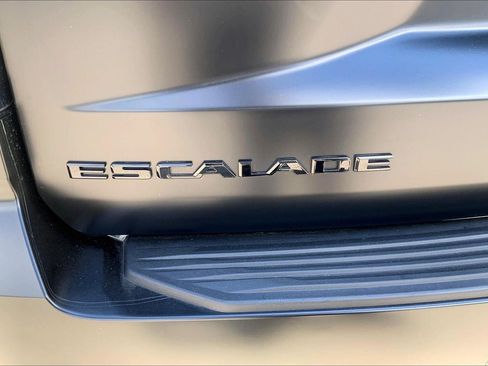 Certified 2026 Cadillac Escalade ESV V w/ LPO, ONYX Package AWD/4WD image 32