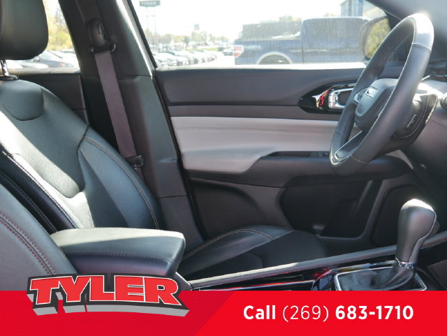 Used 2024 Jeep Compass Limited AWD/4WD image 33