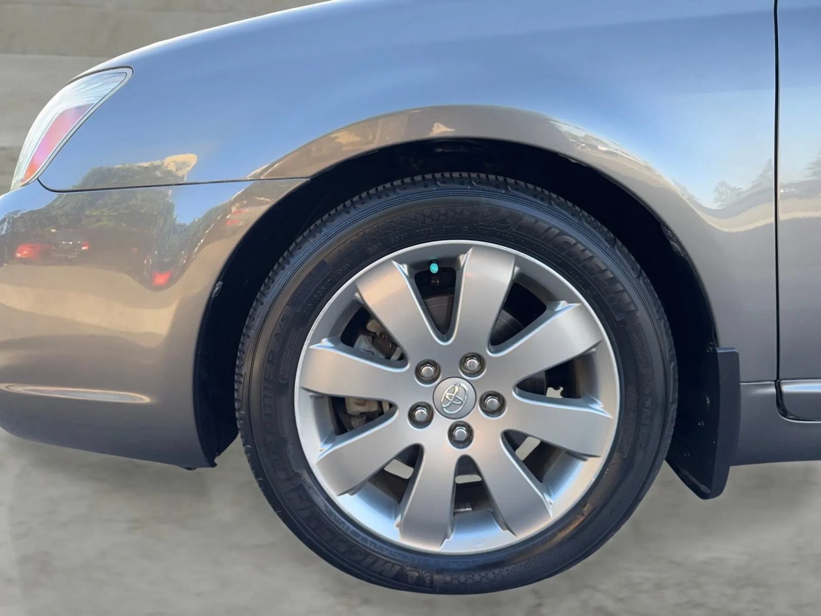 Used 2005 Toyota Avalon Touring FWD image 54