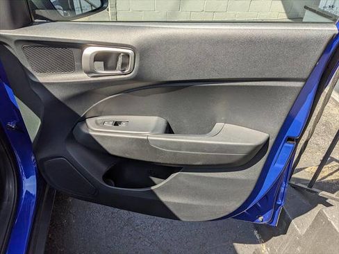 Used 2025 Hyundai Venue SEL FWD image 18