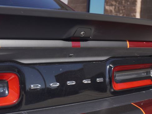 Used 2019 Dodge Challenger SRT Hellcat Redeye image 19