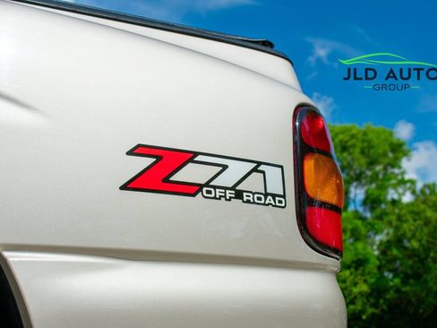 Used 2004 Chevrolet Silverado 1500 4x4 Regular Cab w/ Light Duty Power Package image 37