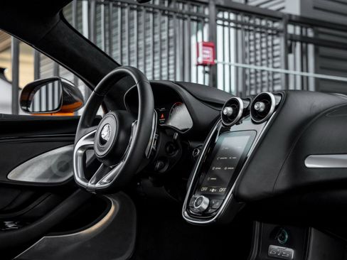 Used 2025 McLaren GTS image 40