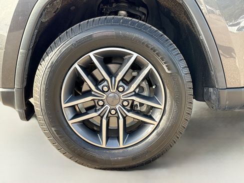 Used 2020 Jeep Grand Cherokee Limited RWD image 42