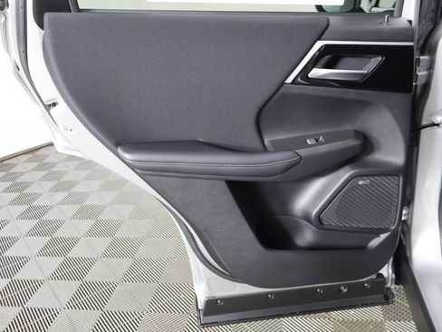 New 2025 Mitsubishi Outlander ES image 24