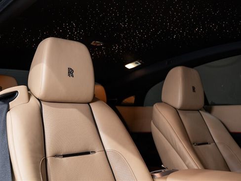 Used 2019 Rolls-Royce Wraith RWD image 57