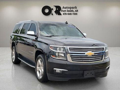 Used 2017 Chevrolet Suburban Premier RWD image 1