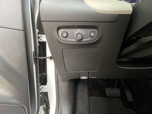 Used 2023 Buick Encore GX Essence w/ Experience Buick Package image 17