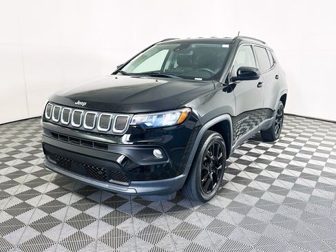 Used 2022 Jeep Compass Latitude AWD/4WD image 7