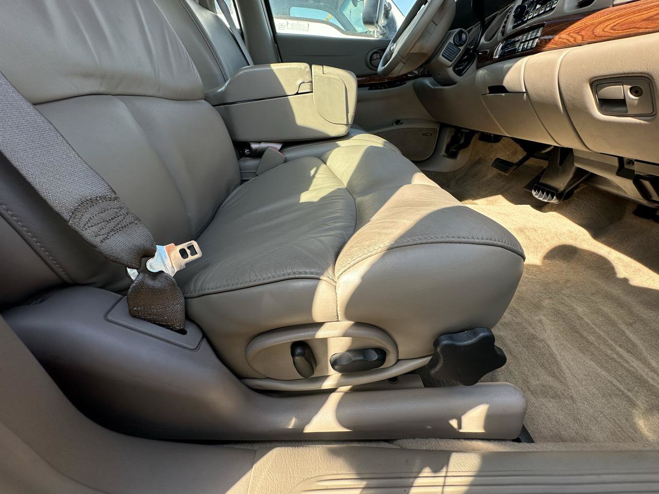 Used 2000 Buick Le Sabre Custom w/ Prestige Opt Pkg FWD image 26
