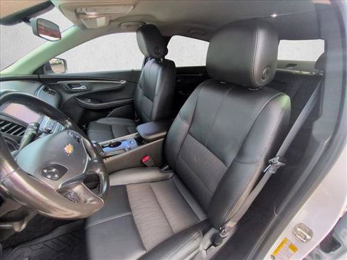Used 2019 Chevrolet Impala LT FWD image 14