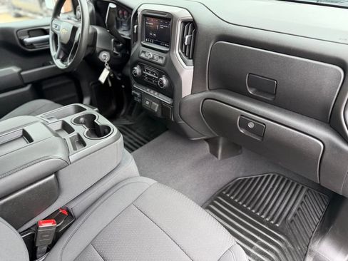 Used 2020 Chevrolet Silverado 1500 Custom w/ Custom Value Package AWD/4WD image 19