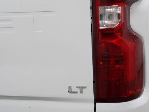 Used 2025 Chevrolet Silverado 2500 LT w/ Convenience Package image 37