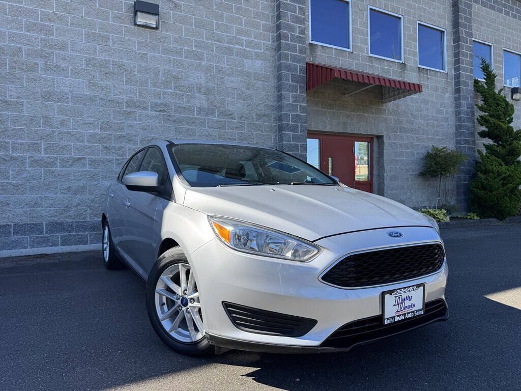 Used 2018 Ford Focus SE FWD image 1