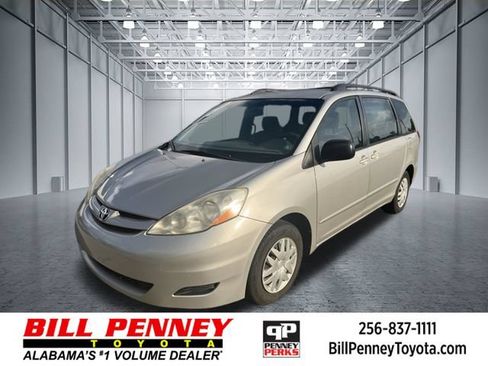 Used 2007 Toyota Sienna CE w/ CE Pkg 1 FWD image 1