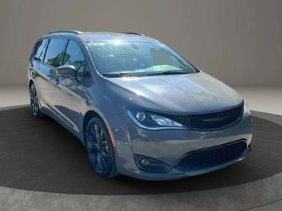 Used 2020 Chrysler Pacifica Touring-L Plus w/ S Appearance Package