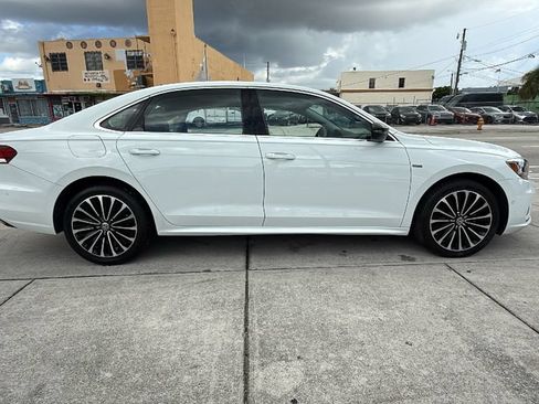 Used 2022 Volkswagen Passat 2.0T FWD image 15