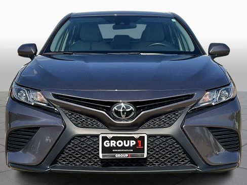 Used 2020 Toyota Camry SE image 3