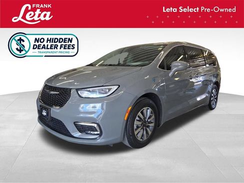 Used 2022 Chrysler Pacifica Touring-L FWD image 1