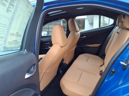Used 2025 Lexus UX 300h AWD w/ Accessory Package (Z1) image 18