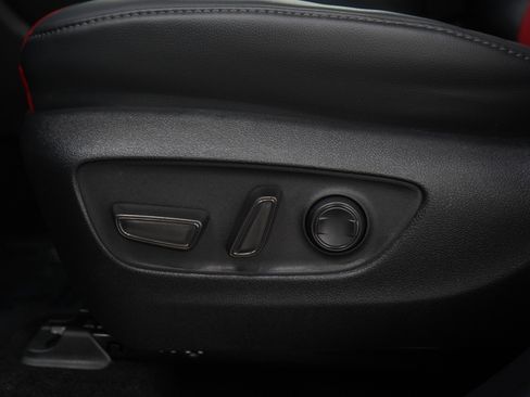 Used 2025 Toyota Highlander XSE AWD/4WD image 31