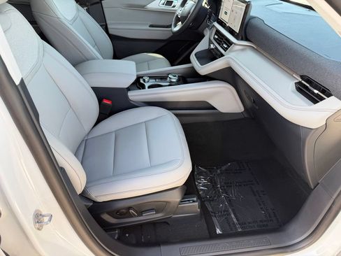 New 2026 Ford Explorer Active w/ Active Comfort Package RWD image 9