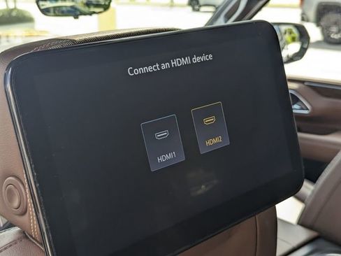 Used 2024 Chevrolet Tahoe High Country w/ Advanced Technology Package image 13