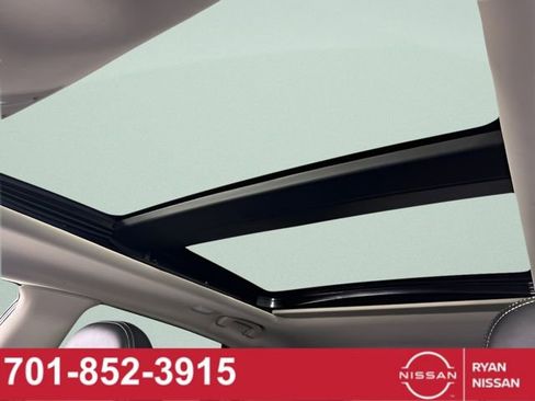 Certified 2019 Nissan Murano Platinum w/ Cargo Package image 24