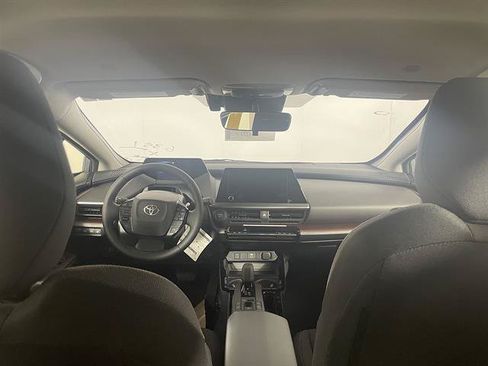 New 2026 Toyota Prius Plug-In Hybrid FWD image 11