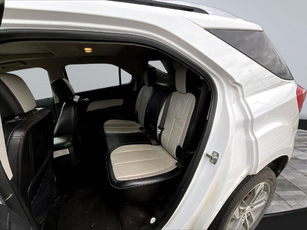 Used 2016 Chevrolet Equinox LTZ w/ Enhanced Convenience Package AWD/4WD image 17