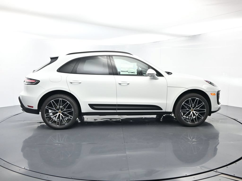 Certified 2026 Porsche Macan AWD/4WD image 7