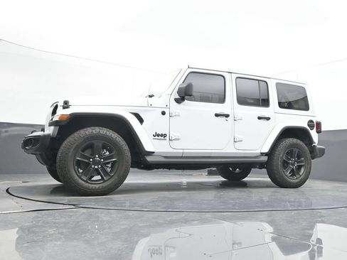 Used 2021 Jeep Wrangler Unlimited Sahara AWD/4WD image 28