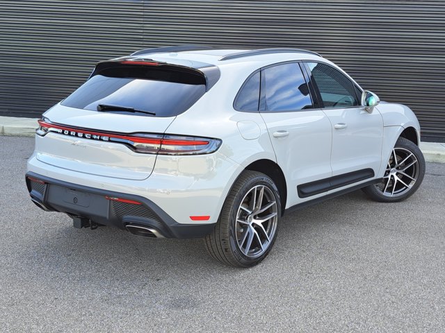 Used 2026 Porsche Macan AWD/4WD image 7