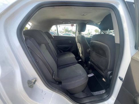 Used 2019 Chevrolet Trax LS FWD image 13