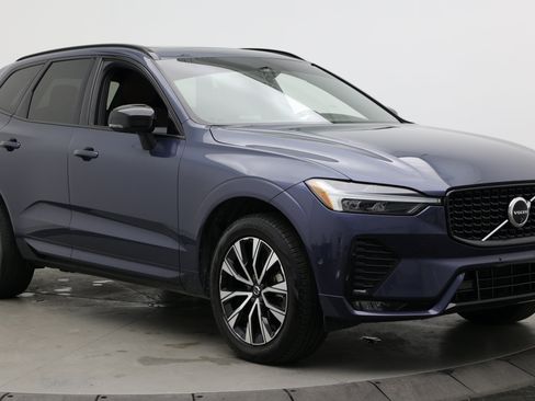 Used 2024 Volvo XC60 B5 Plus AWD/4WD image 3